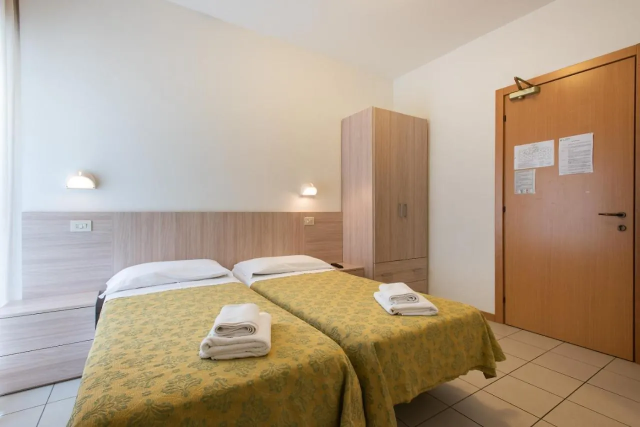 **  La Plata Hotel - Con Piscina Riccione Italy