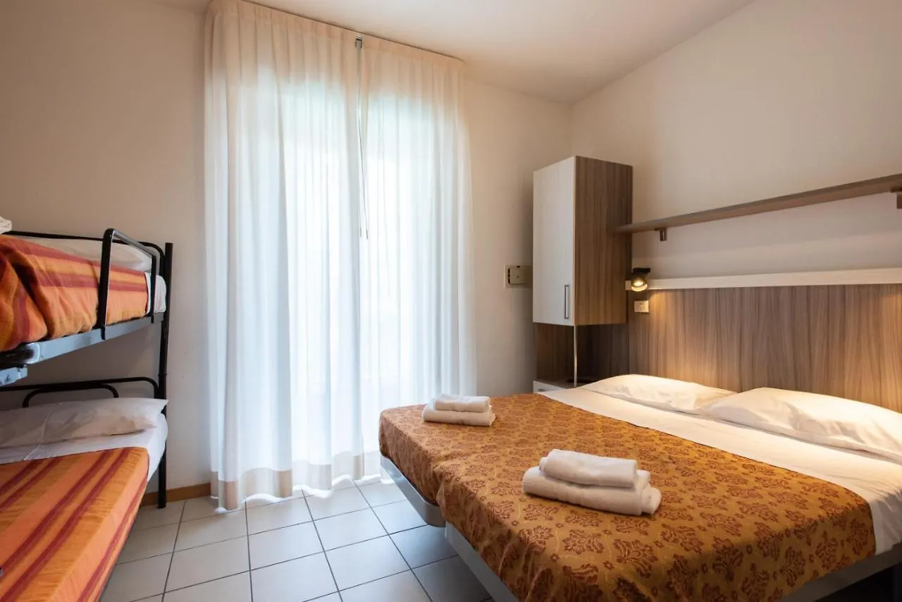 La Plata Hotel - Con Piscina Riccione 2*,