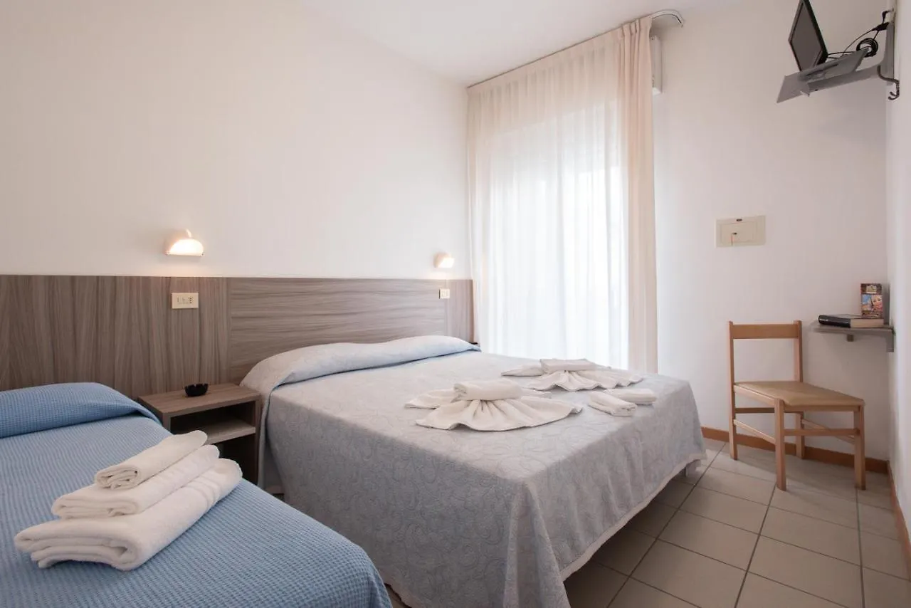 La Plata Hotel - Con Piscina Riccione 2*,